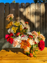 Load image into Gallery viewer, Vase Arrangement