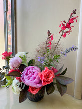 Load image into Gallery viewer, Vase Arrangement