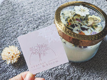 Load image into Gallery viewer, Flower Pressed Candle