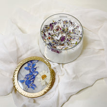 Load image into Gallery viewer, Flower Pressed Candle