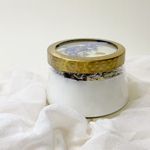 Load image into Gallery viewer, Flower Pressed Candle