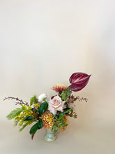 Load image into Gallery viewer, Vase Arrangement